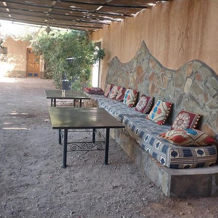 Auberge Bassou Nkob Exteriör bild