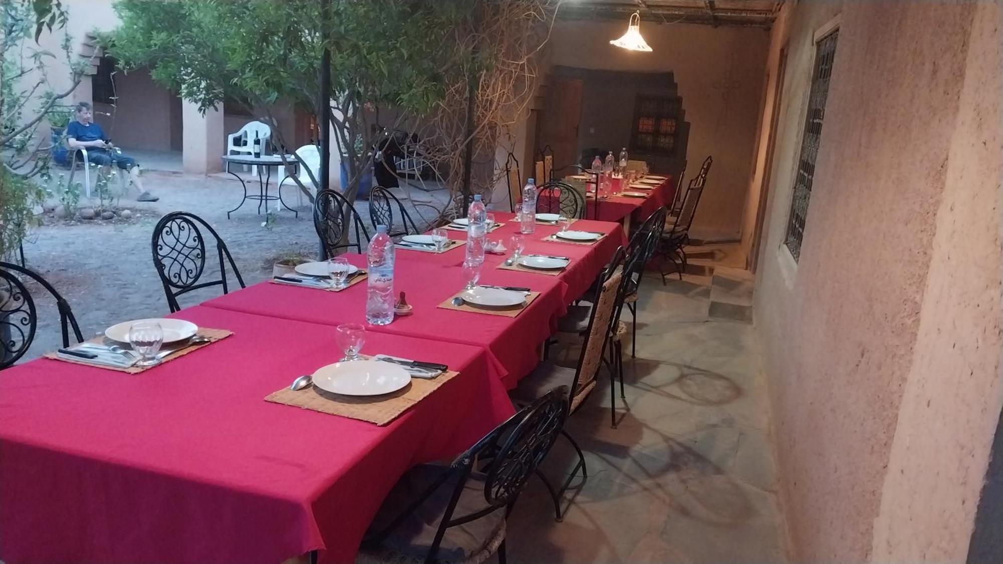 Auberge Bassou Nkob Exteriör bild