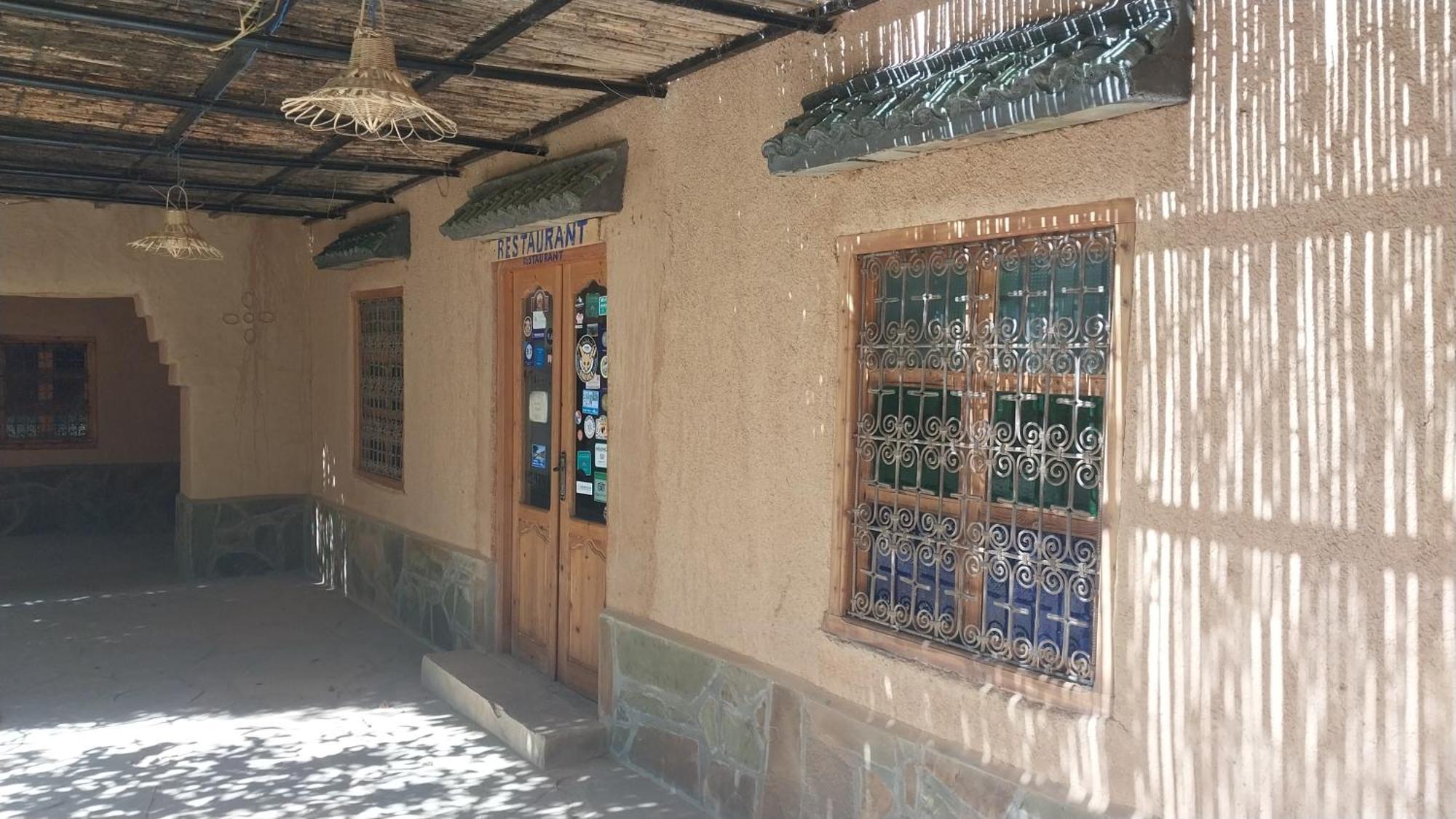 Auberge Bassou Nkob Exteriör bild