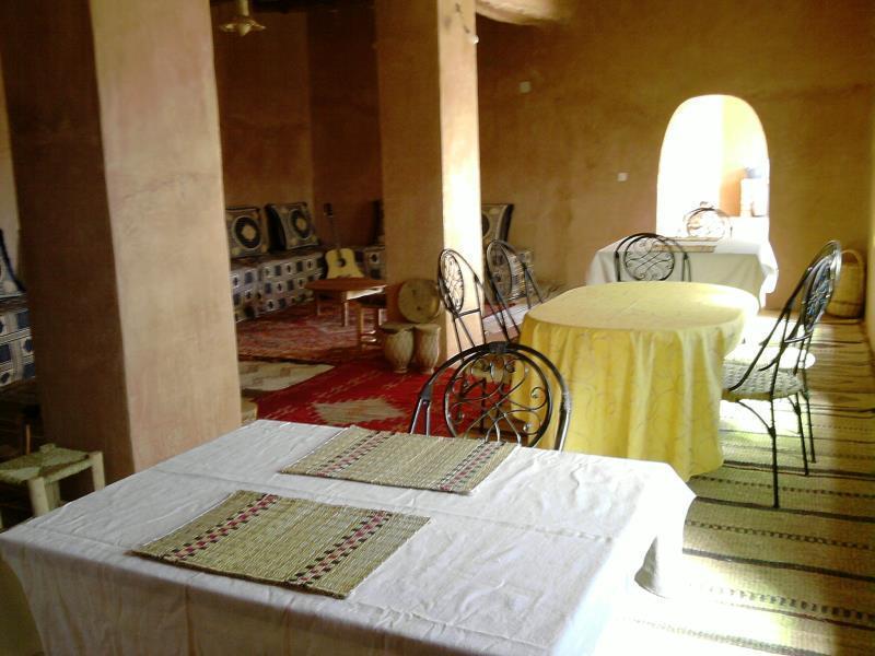 Auberge Bassou Nkob Exteriör bild