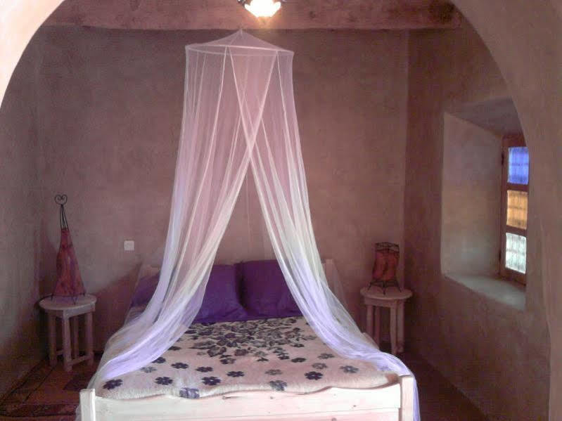 Auberge Bassou Nkob Exteriör bild